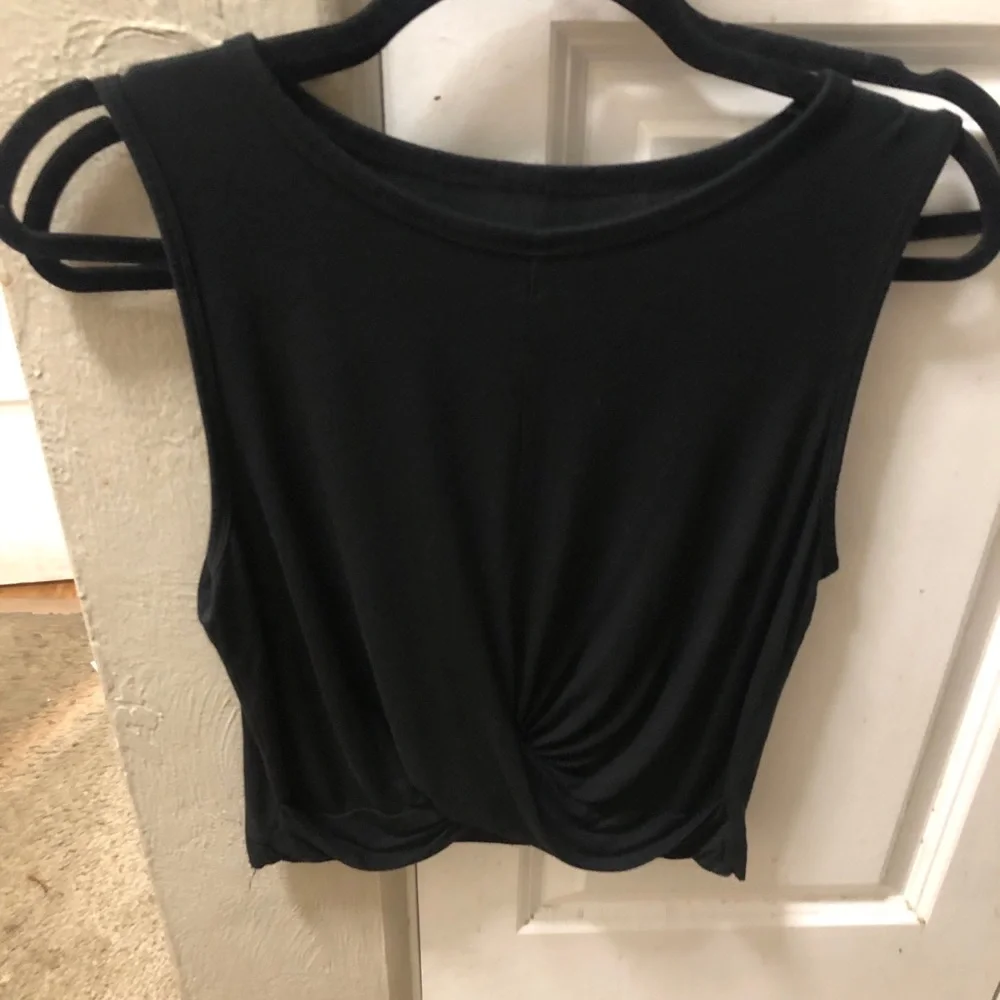 ALO Yoga Black Sleeveless Twist-Front Tank top size Small